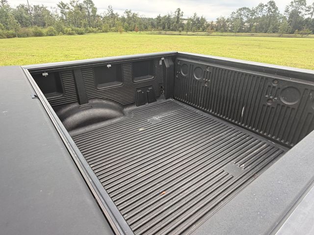 2018 Nissan Titan 4x2 Crew Cab SV - 23096790 - 16