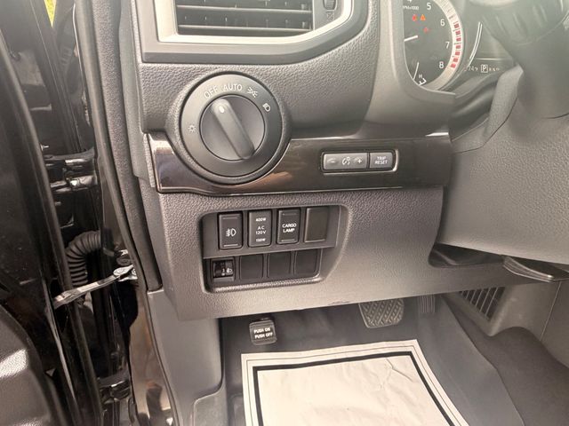 2018 Nissan Titan 4x2 Crew Cab SV - 23096790 - 5