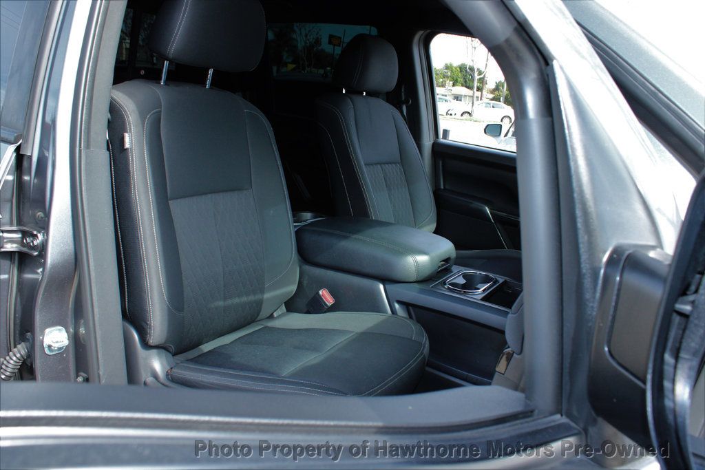 2018 Nissan Titan 4x2 Crew Cab SV - 22971285 - 10