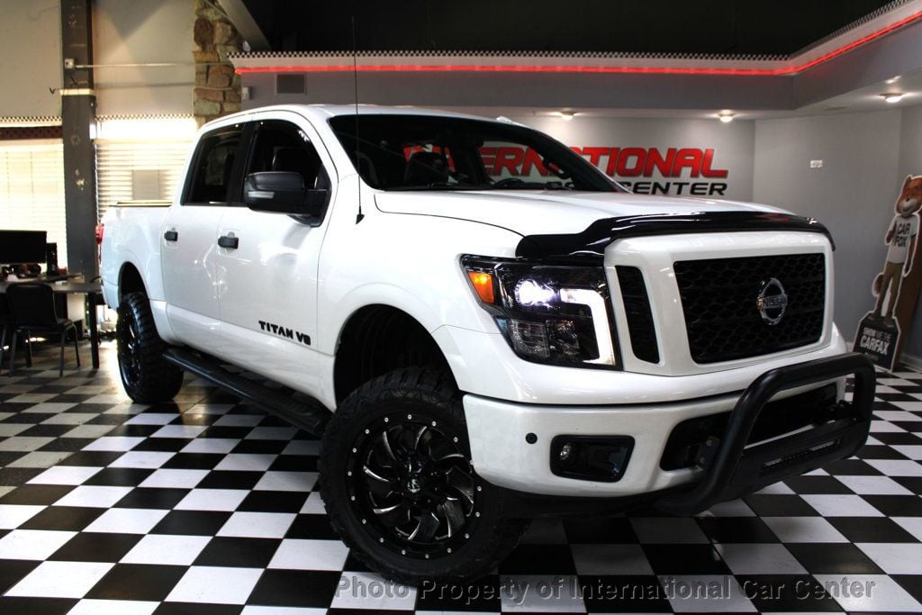 2018 Nissan Titan 4x4 Crew Cab SL - 22785398 - 0