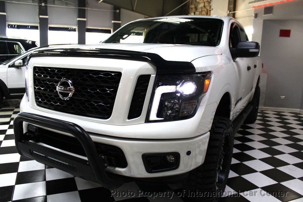 2018 Nissan Titan 4x4 Crew Cab SL - 22785398 - 5