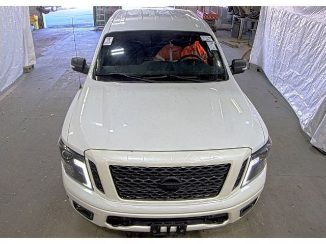 2018 Nissan Titan 4x4 Crew Cab SL - 22960647 - 1