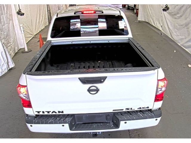 2018 Nissan Titan 4x4 Crew Cab SL - 22960647 - 4