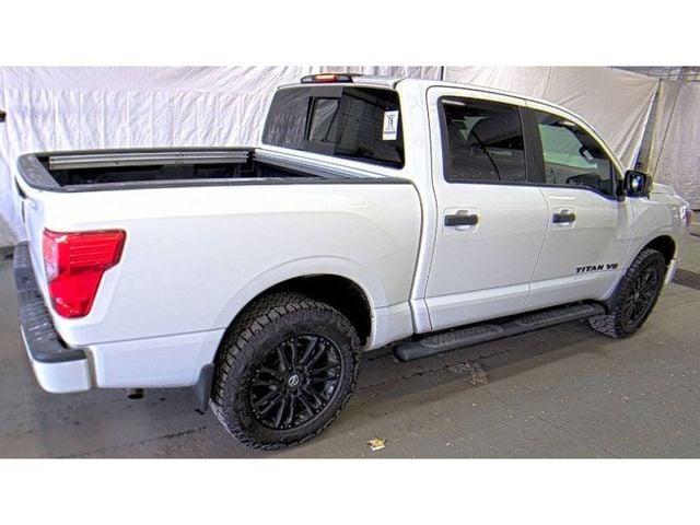 2018 Nissan Titan 4x4 Crew Cab SL - 22960647 - 5