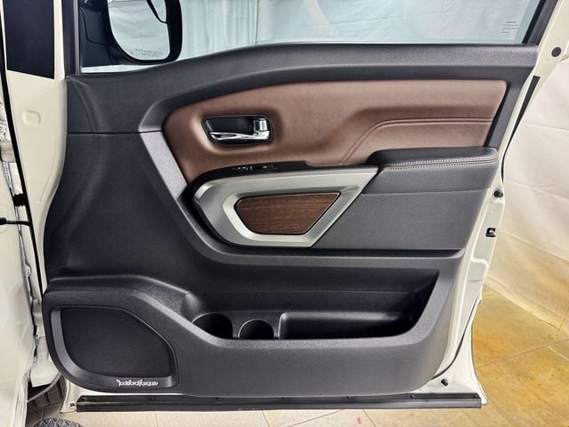 2018 Nissan Titan CREW CAB PLATINUM RESERVE 4X4 - 23075741 - 14