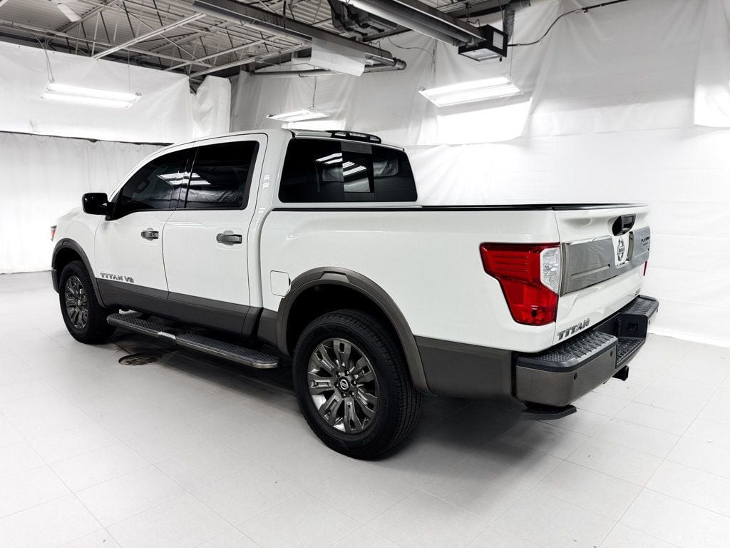 2018 Nissan Titan CREW CAB PLATINUM RESERVE 4X4 - 23075741 - 2