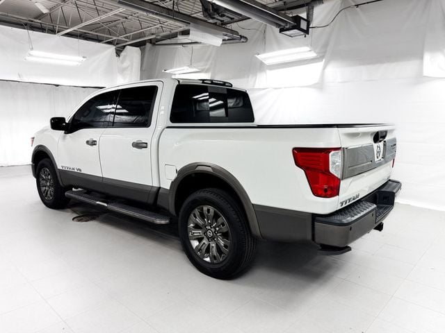 2018 Nissan Titan CREW CAB PLATINUM RESERVE 4X4 - 23075741 - 2