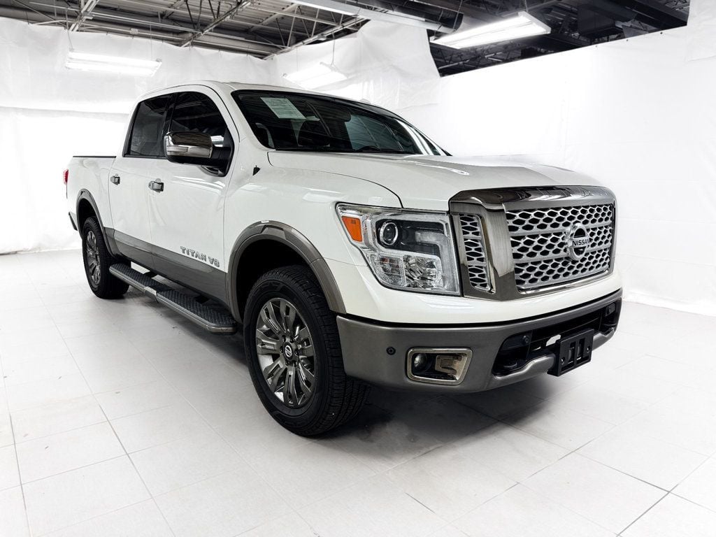 2018 Nissan Titan CREW CAB PLATINUM RESERVE 4X4 - 23075741 - 5