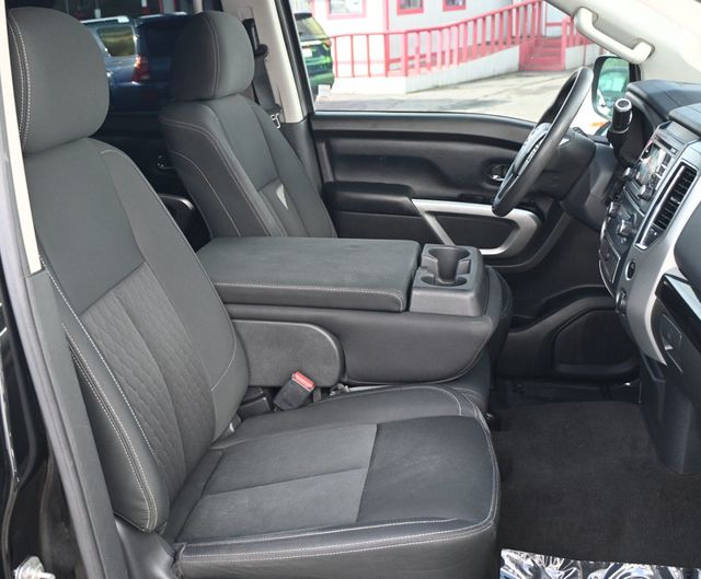 2018 Nissan Titan Crew Cab SV - 22976170 - 12