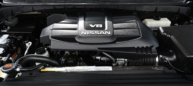 2018 Nissan Titan Crew Cab SV - 22976170 - 14