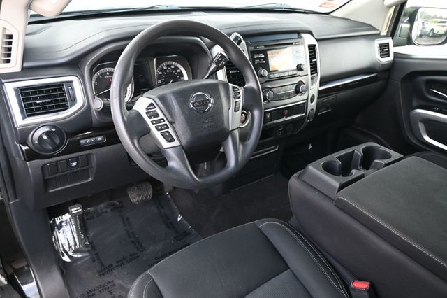 2018 Nissan Titan Crew Cab SV - 22976170 - 6