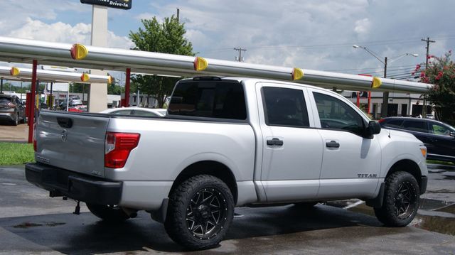 2018 Nissan Titan JUST SERVICED, VERY CLEAN INSIDE AND OUT  - 23040001 - 11