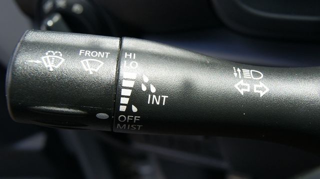 2018 Nissan Titan JUST SERVICED, VERY CLEAN INSIDE AND OUT  - 23040001 - 21