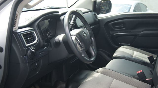2018 Nissan Titan JUST SERVICED, VERY CLEAN INSIDE AND OUT  - 23040001 - 24