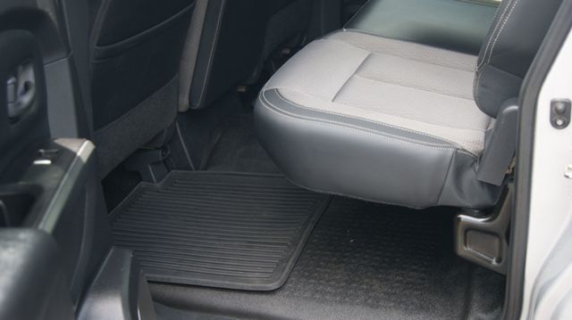 2018 Nissan Titan JUST SERVICED, VERY CLEAN INSIDE AND OUT  - 23040001 - 30