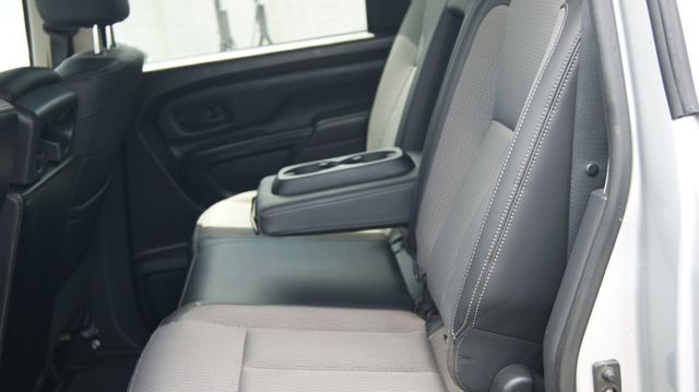 2018 Nissan Titan JUST SERVICED, VERY CLEAN INSIDE AND OUT  - 23040001 - 32