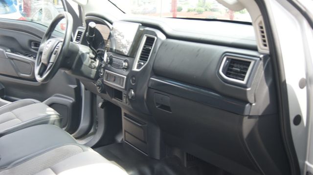 2018 Nissan Titan JUST SERVICED, VERY CLEAN INSIDE AND OUT  - 23040001 - 39