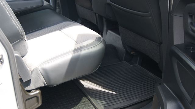 2018 Nissan Titan JUST SERVICED, VERY CLEAN INSIDE AND OUT  - 23040001 - 46