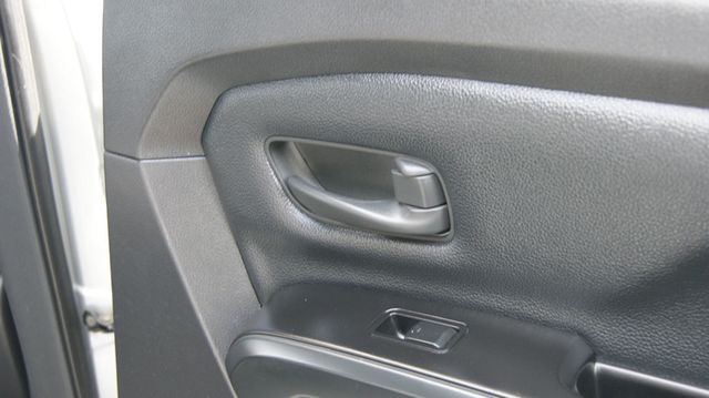 2018 Nissan Titan JUST SERVICED, VERY CLEAN INSIDE AND OUT  - 23040001 - 51