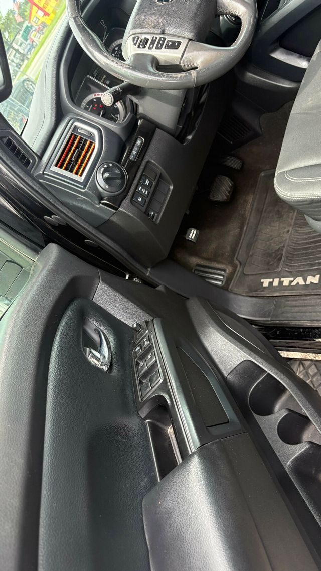 2018 Nissan Titan XD  - 23055396 - 9