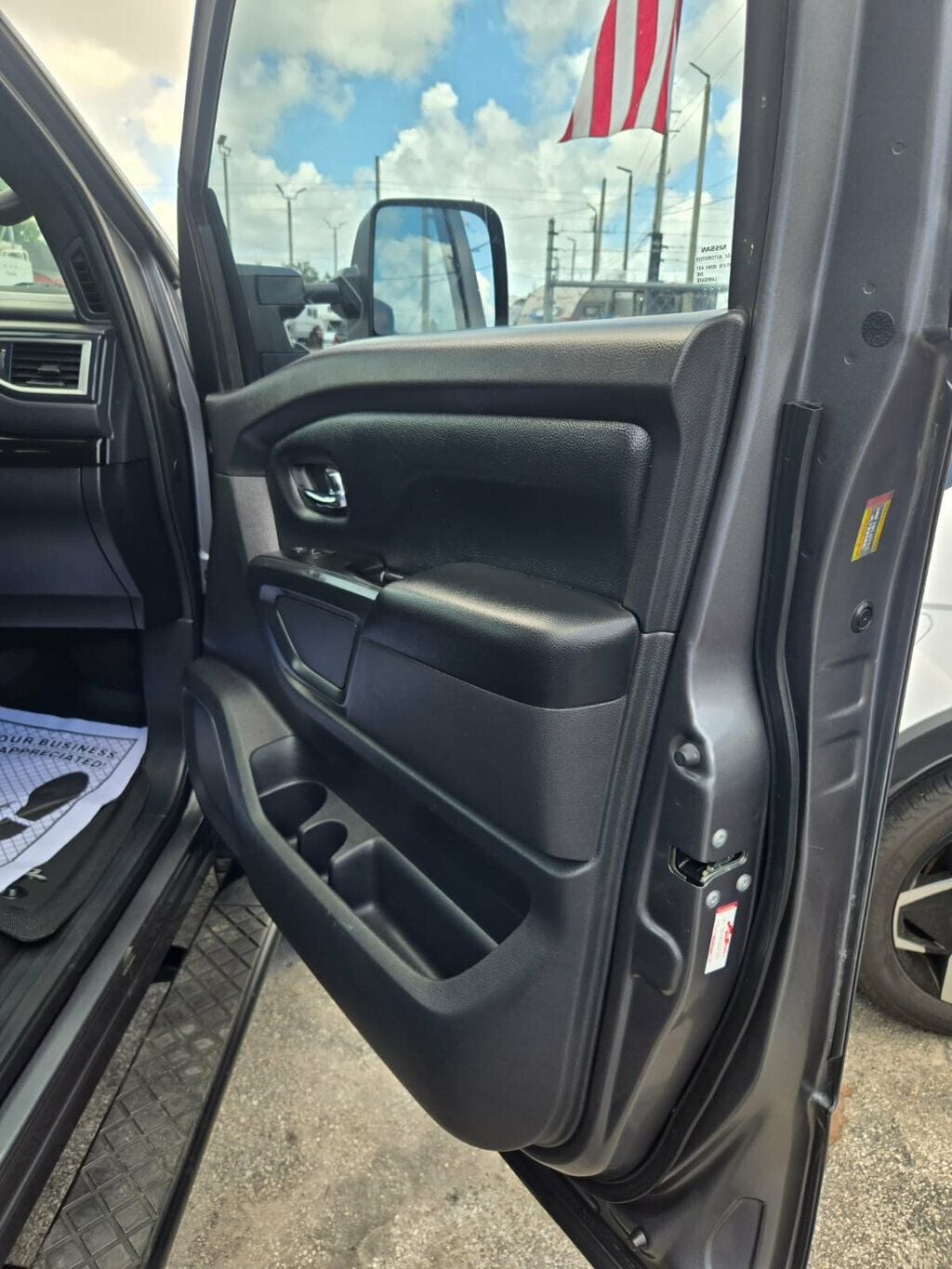 2018 Nissan Titan XD  - 23068545 - 10