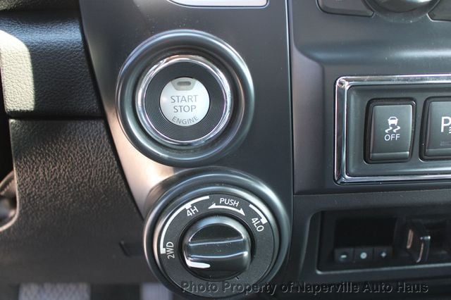 2018 Nissan Titan XD 4x4 Diesel Crew Cab SL - 22957262 - 13