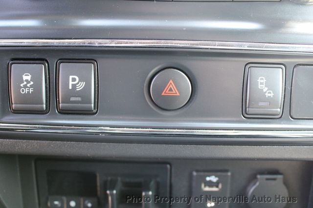 2018 Nissan Titan XD 4x4 Diesel Crew Cab SL - 22957262 - 14