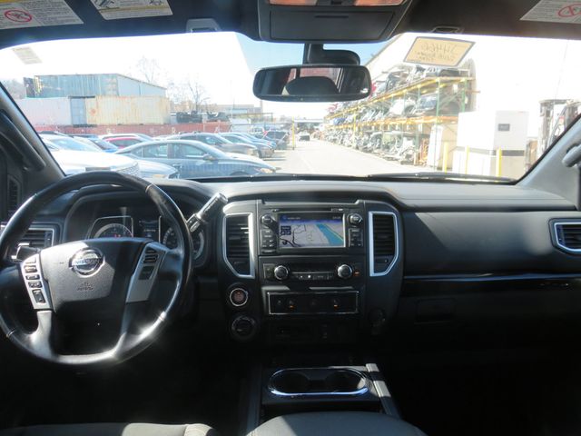 2018 Nissan Titan XD 4x4 Diesel Crew Cab SV - 23005632 - 9