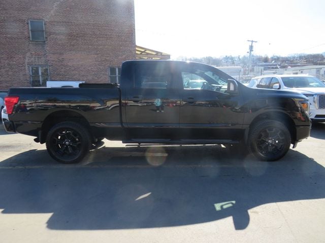 2018 Nissan Titan XD 4x4 Diesel Crew Cab SV - 23005632 - 3
