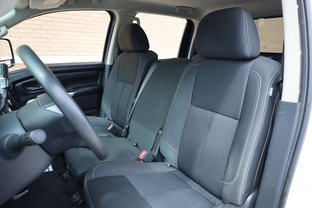 2018 Nissan Titan XD 4x4 Diesel Crew Cab SV - 22879763 - 16