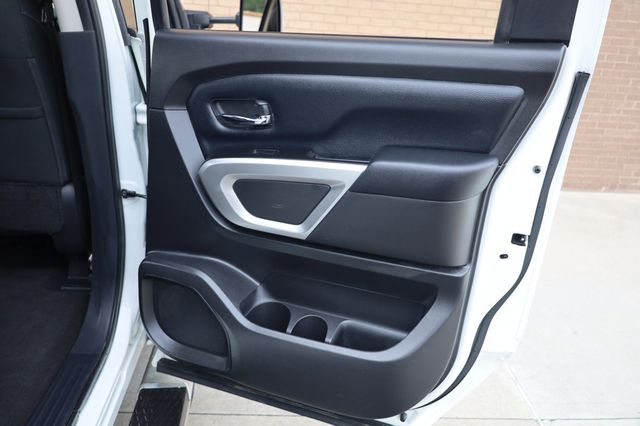 2018 Nissan Titan XD 4x4 Diesel Crew Cab SV - 22879763 - 21