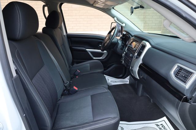 2018 Nissan Titan XD 4x4 Diesel Crew Cab SV - 22879763 - 27