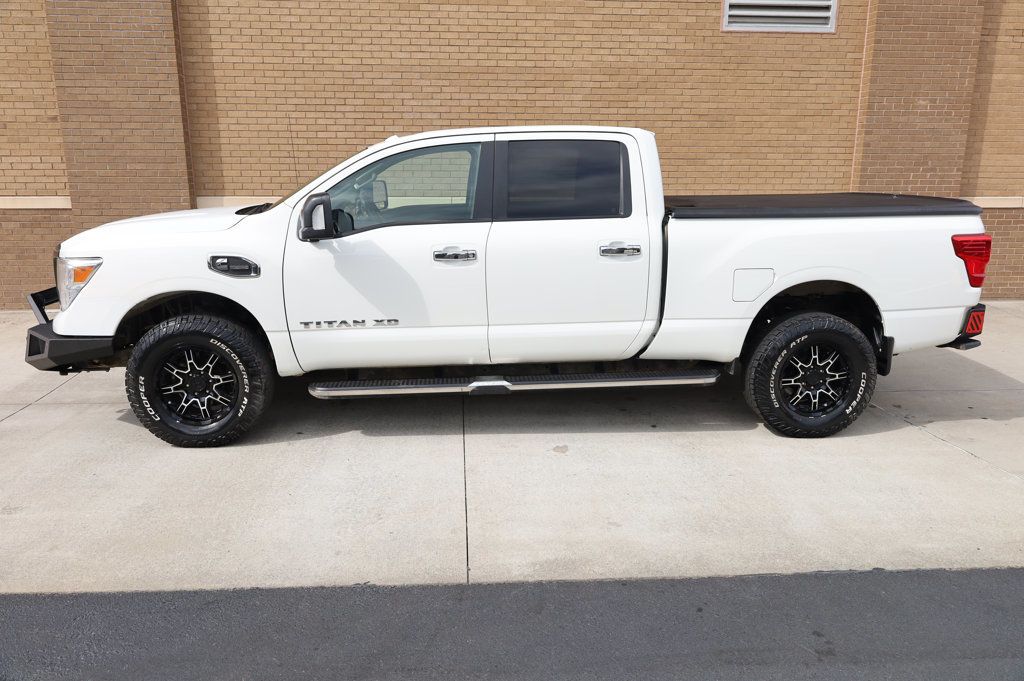 2018 Nissan Titan Crew Cab SV photo 3