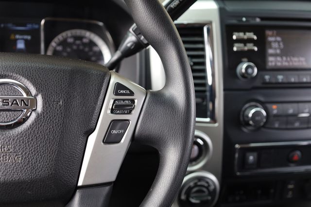 2018 Nissan Titan XD 4x4 Diesel Crew Cab SV - 22879763 - 31