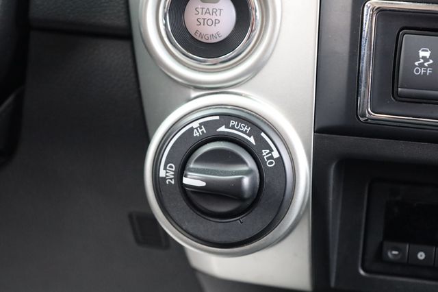 2018 Nissan Titan XD 4x4 Diesel Crew Cab SV - 22879763 - 33