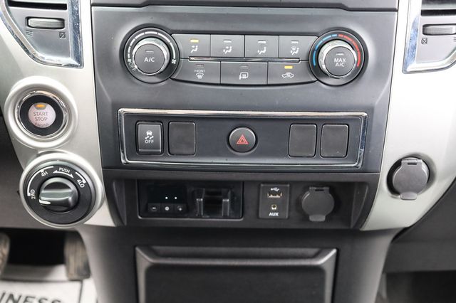 2018 Nissan Titan XD 4x4 Diesel Crew Cab SV - 22879763 - 38