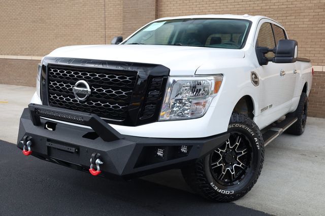 2018 Nissan Titan XD 4x4 Diesel Crew Cab SV - 22879763 - 4