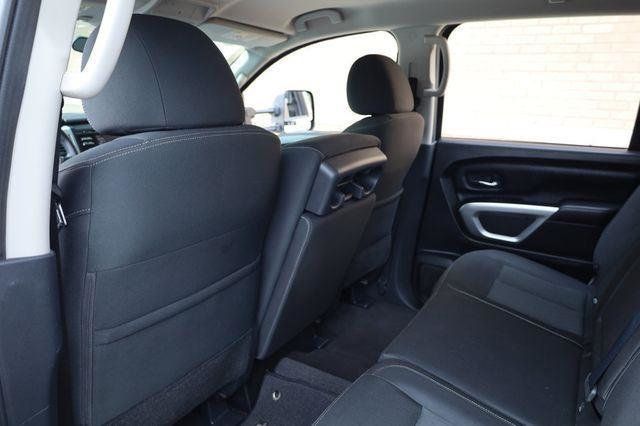 2018 Nissan Titan XD SV - 23016794 - 17