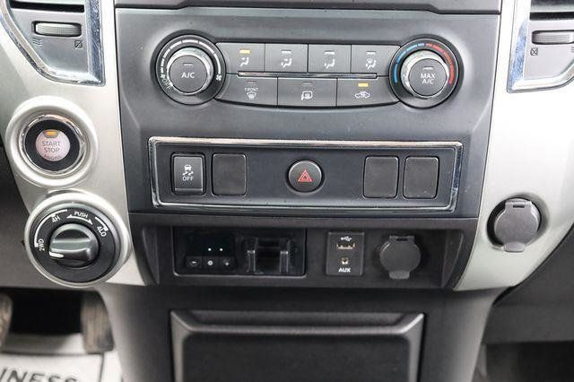 2018 Nissan Titan XD SV - 23016794 - 40