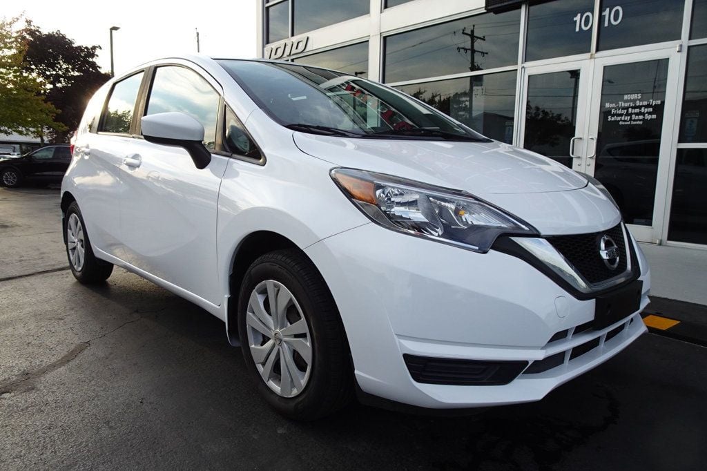 2018 Nissan Versa Note Sedan photo 2