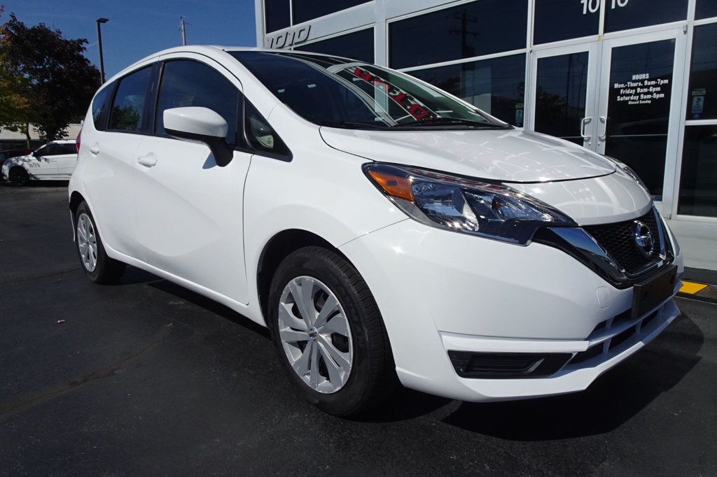 2018 Nissan Versa Note Sedan photo 2