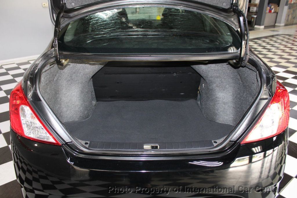 2018 Nissan Versa Sedan 1.6 S Plus - 22861963 - 19