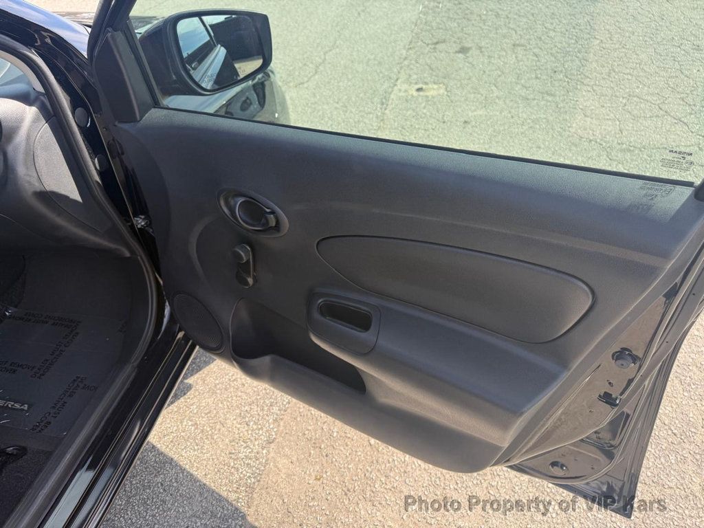 2018 Nissan Versa Sedan SV photo 10