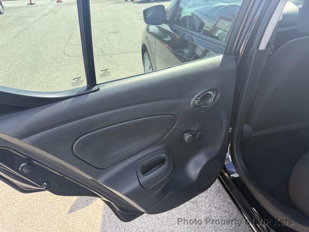 2018 Nissan Versa Sedan SV photo 14
