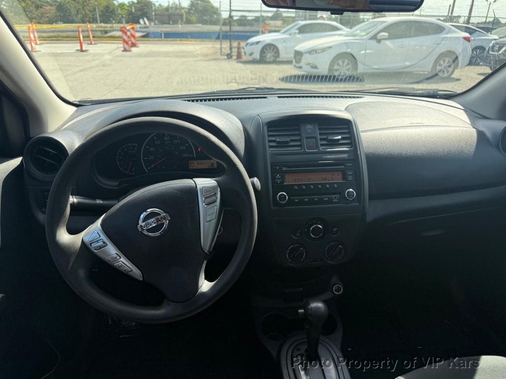 2018 Nissan Versa Sedan SV photo 15