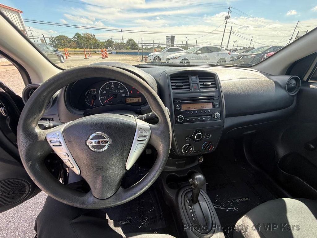 2018 Nissan Versa Sedan SV photo 17