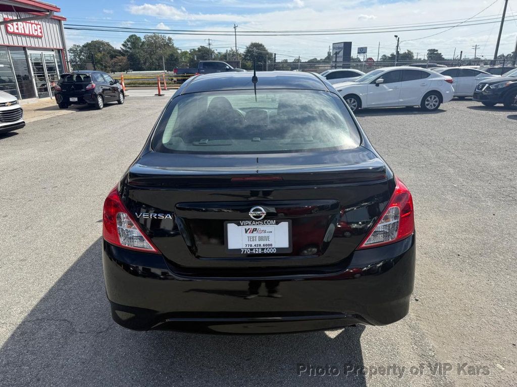 2018 Nissan Versa Sedan SV photo 6