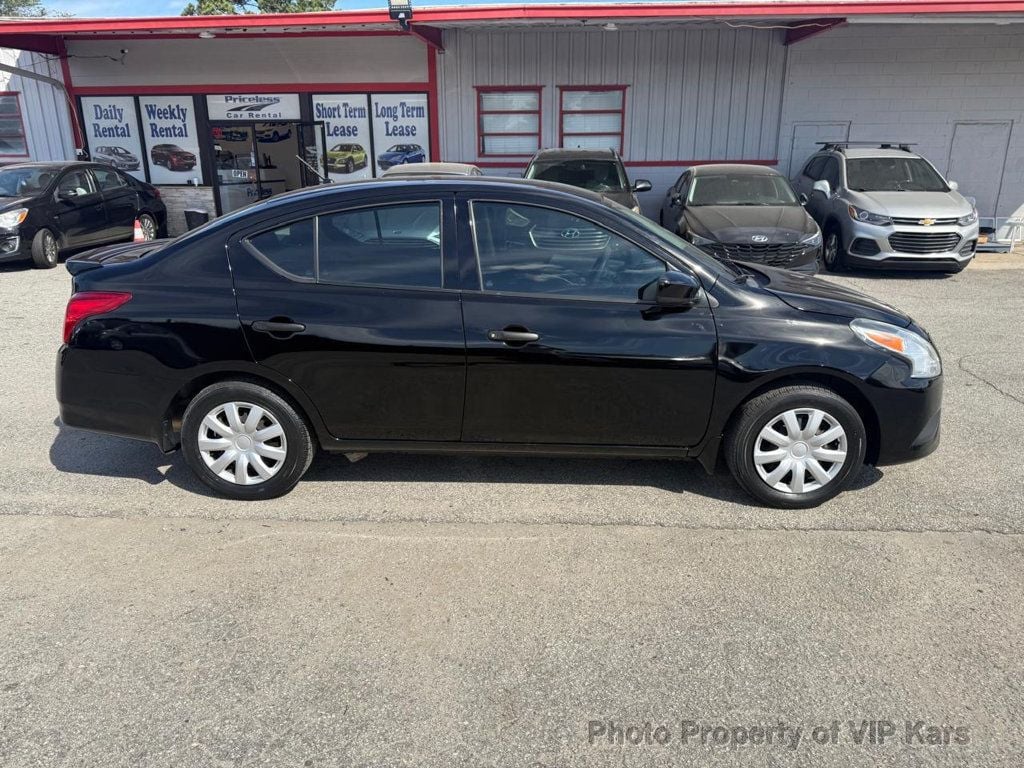 2018 Nissan Versa Sedan SV photo 7