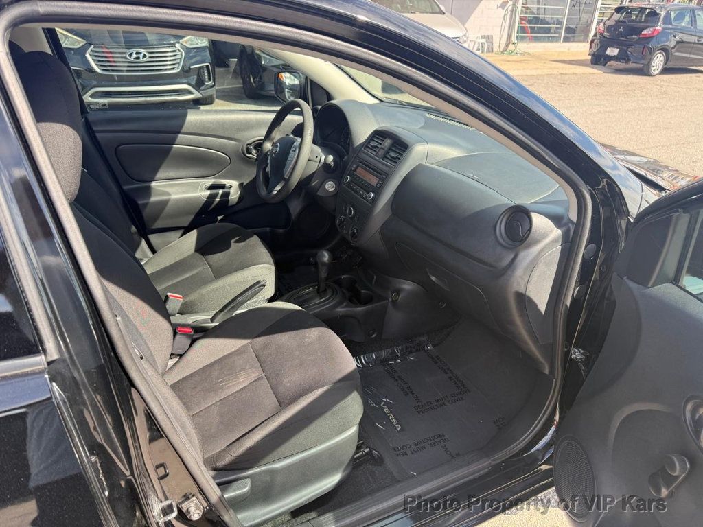 2018 Nissan Versa Sedan SV photo 9