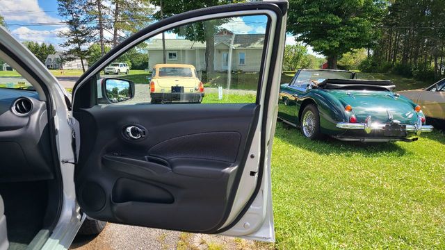 2018 Nissan Versa Sedan 2018.5 SV CVT - 22074468 - 14